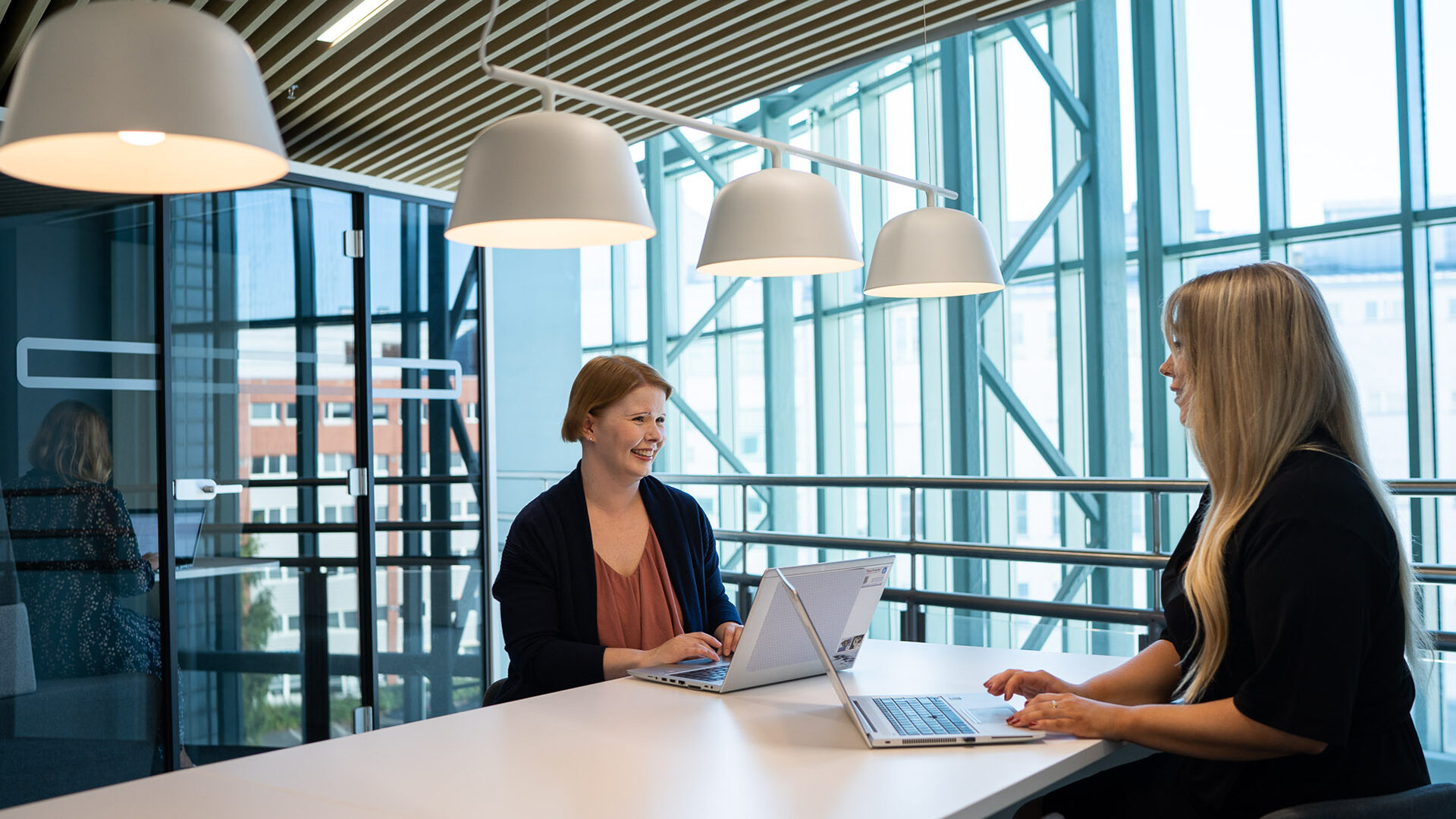 Apotti_kuvituskuva_keskustelu